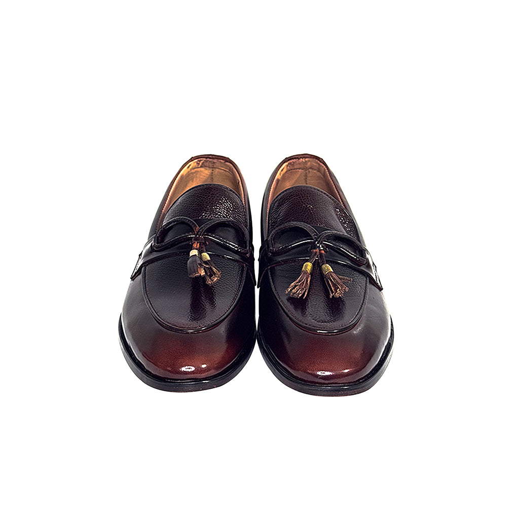 giuliano dual finish tassel loafers crafted with premium leather and featuring elegant tassel detailing